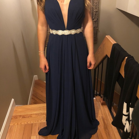 FAVIANA PROM DRESS! - Picture 3 of 3